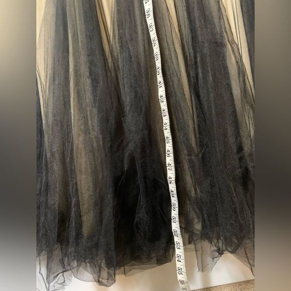 DEB Formal Dress Nude Black. Sz 7 / 8. Mermaid sequins. Sleeveless. Like New - Picture 12 of 13